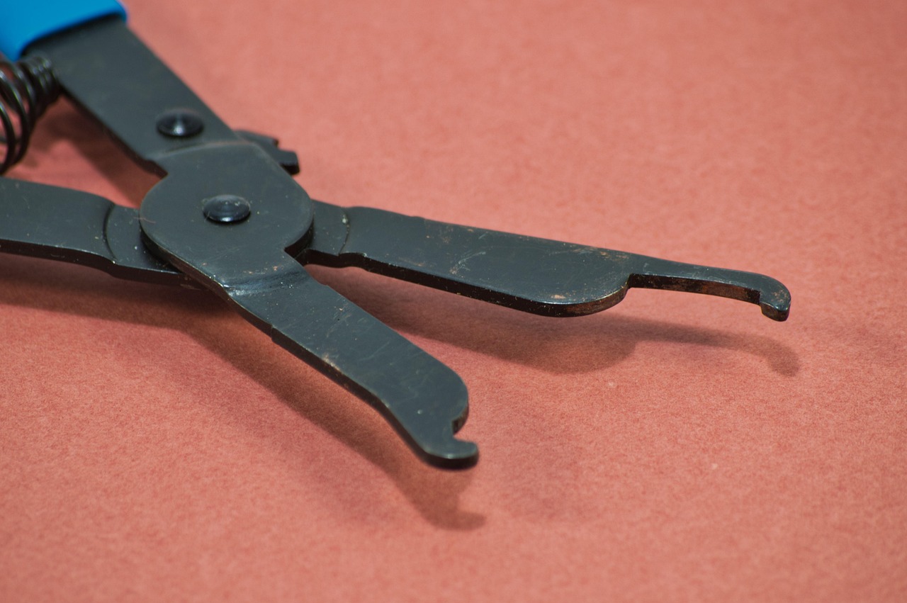 Confronto tra Easy Cric e cric a compasso: Qual è la scelta migliore?